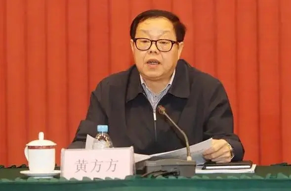 广西一厅官被逮捕:热衷批条子 习惯于打招呼 毫无敬畏之心